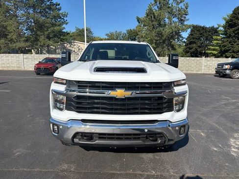 Used 2025 Chevrolet Silverado 3500 LT w/ Safety Package AWD/4WD image 3