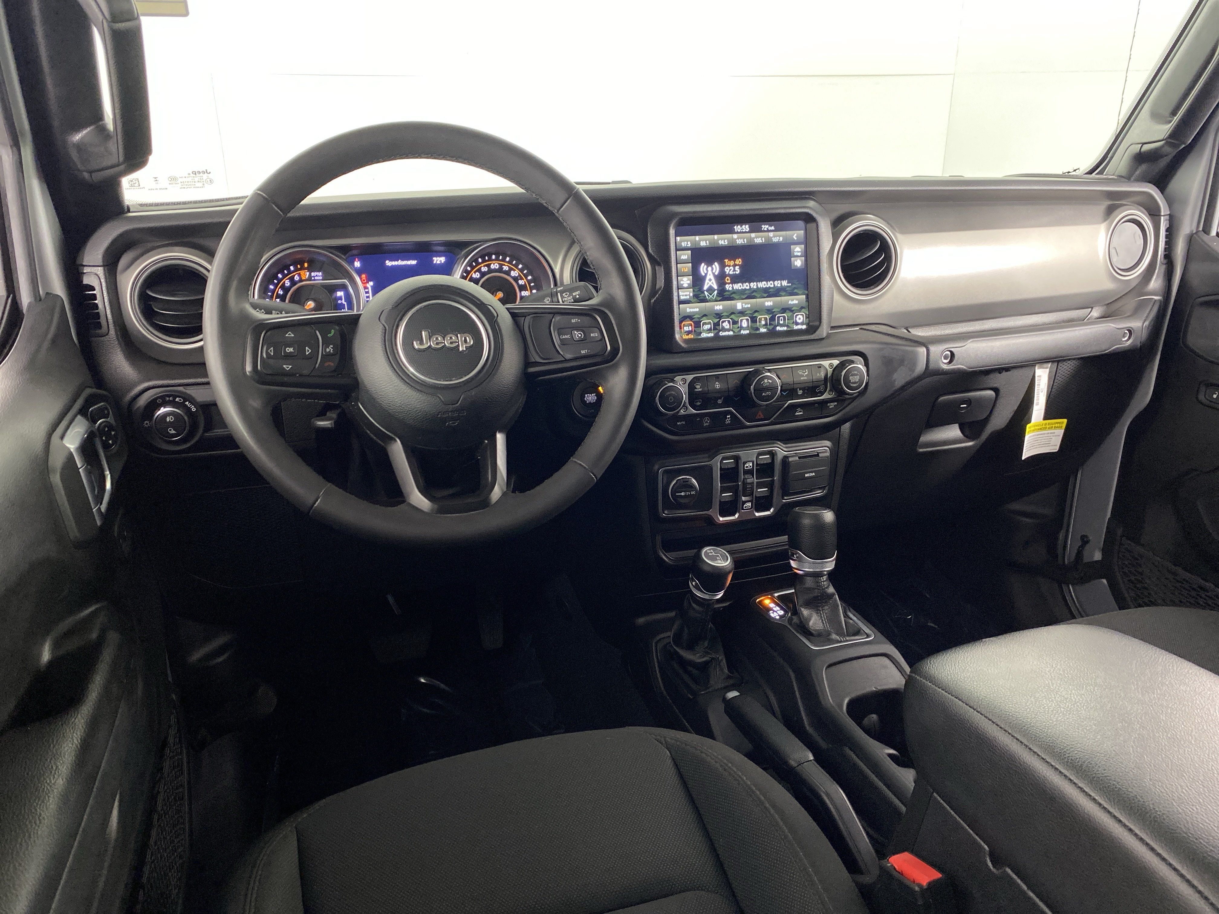 Used 2023 Jeep Gladiator Sport AWD/4WD image 19