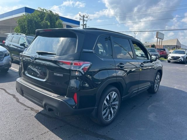 Used 2025 Subaru Forester Touring AWD/4WD image 4
