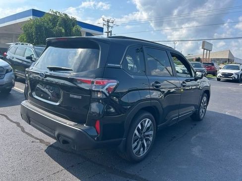 Used 2025 Subaru Forester Touring AWD/4WD image 4