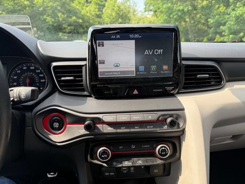 Used 2019 Hyundai Veloster Turbo Ultimate FWD image 11