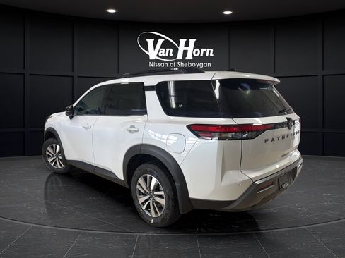 New 2026 Nissan Pathfinder SL AWD/4WD image 5