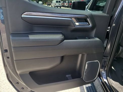 Used 2023 Chevrolet Silverado 1500 LTZ w/ LTZ Convenience Package II AWD/4WD image 12