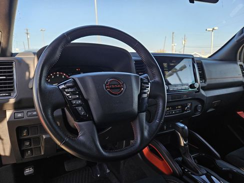 Used 2022 Nissan Frontier Pro-X w/ Technology Package image 17