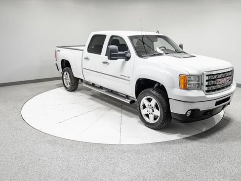Used 2014 GMC Sierra 2500 SLE w/ HD SLE Premium Package AWD/4WD image 21