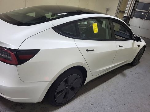 Used 2023 Tesla Model 3 Standard Range image 7
