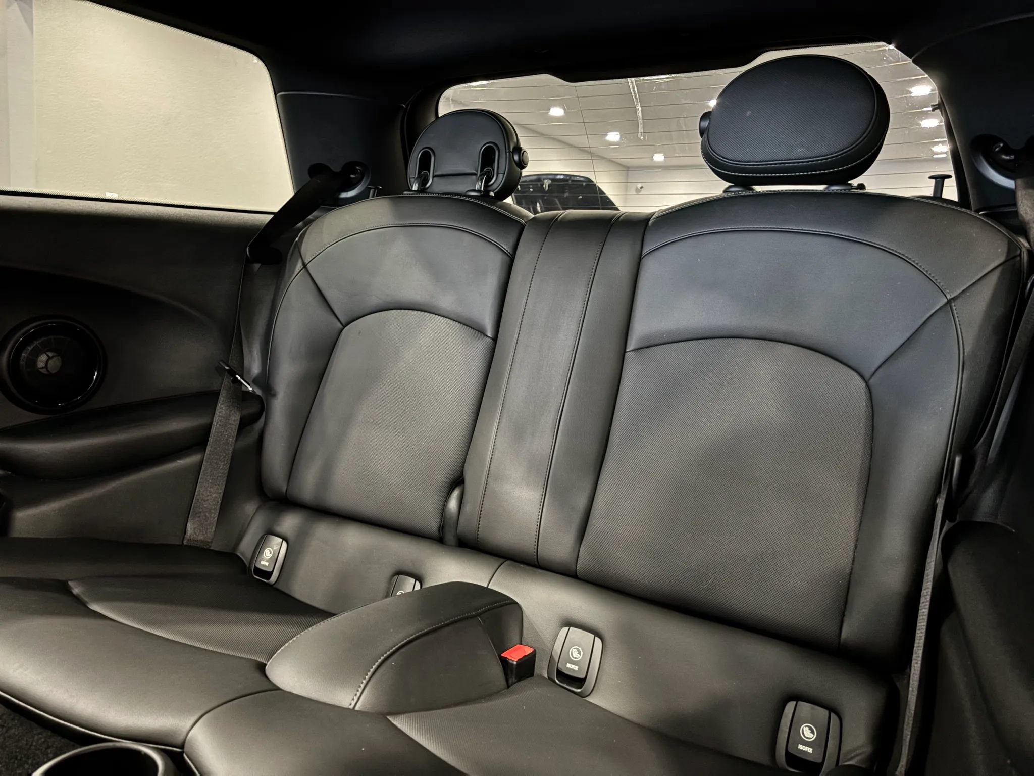 Used 2019 MINI Cooper 2-Door Hardtop w/ Premium Package FWD image 14