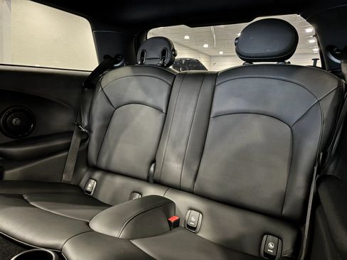 Used 2019 MINI Cooper 2-Door Hardtop w/ Premium Package FWD image 14
