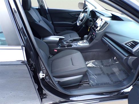 Used 2023 Subaru Impreza 2.0i image 6