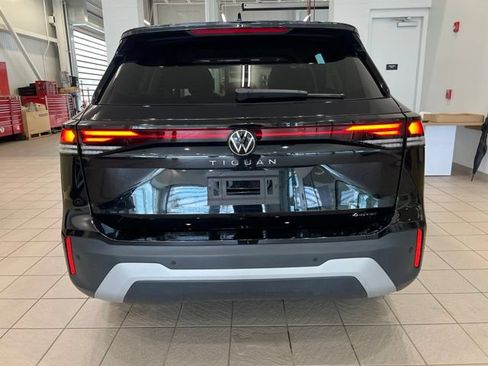 Used 2025 Volkswagen Tiguan S w/ 18" Wheel Package AWD/4WD image 6
