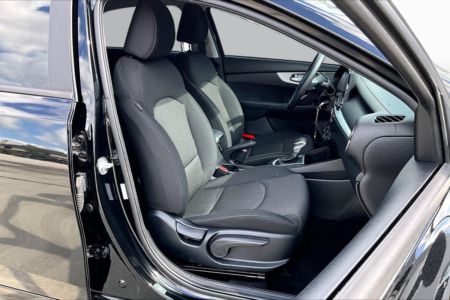 Certified 2024 Kia Forte LXS w/ LXS Technology Package FWD image 9