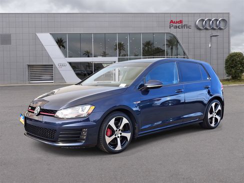 Used 2017 Volkswagen GTI SE image 1