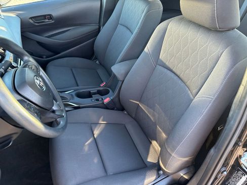 Used 2025 Toyota Corolla LE image 35