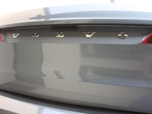 Used 2018 Volvo S90 T5 Momentum w/ Convenience Package image 24