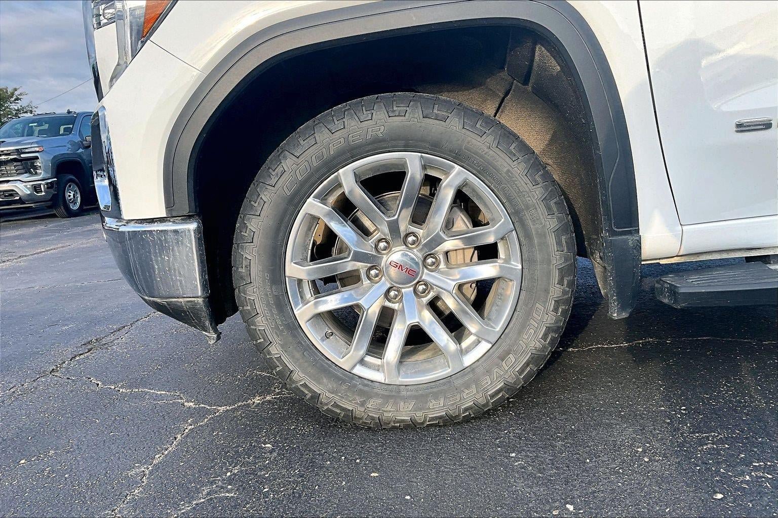 Used 2021 GMC Sierra 1500 SLT AWD/4WD image 2
