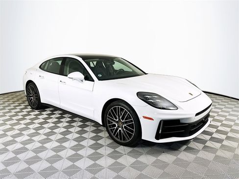 Used 2024 Porsche Panamera image 1