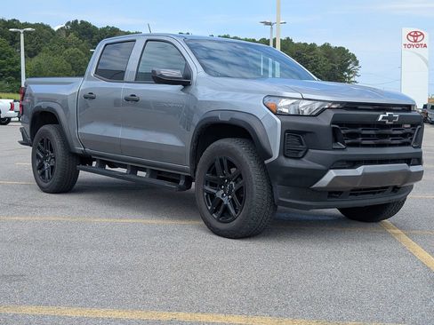 Used 2025 Chevrolet Colorado Trail Boss AWD/4WD image 8