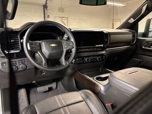 Certified 2024 Chevrolet Silverado 2500 High Country image 29