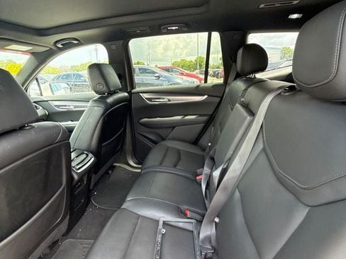 Used 2023 Cadillac XT6 Luxury FWD image 5