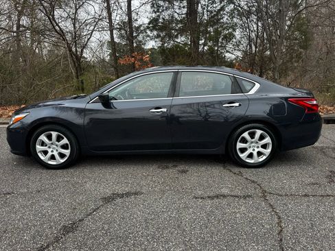 Used 2017 Nissan Altima 2.5 SV image 5