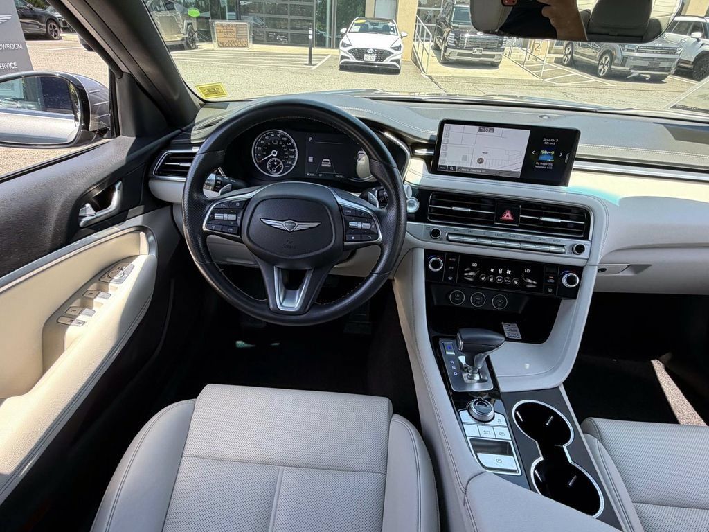 Certified 2025 Genesis G70 2.5T AWD/4WD image 13
