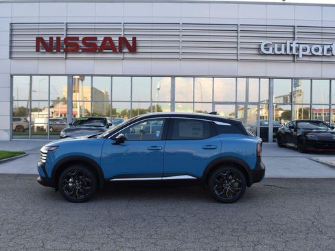 New 2027 Nissan Kicks SR w/ SR Premium Package FWD image 3