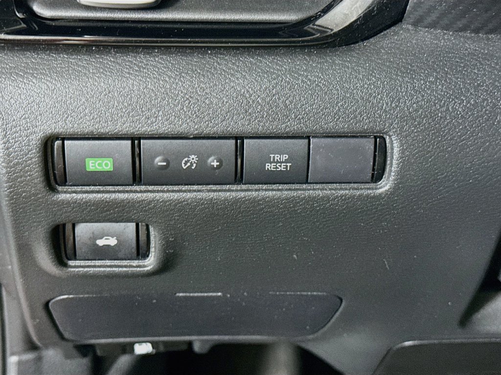 Used 2024 Nissan Sentra SV FWD image 18