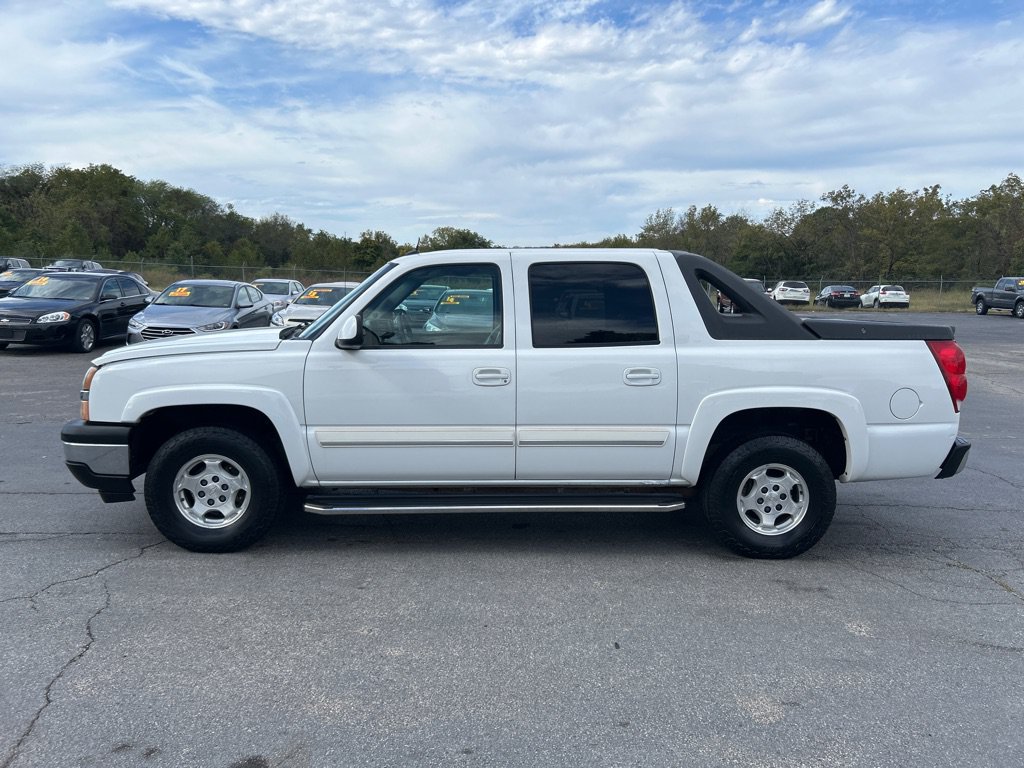 Used 2005 Chevrolet Avalanche LT w/ Preferred Equipment Group RWD image 1