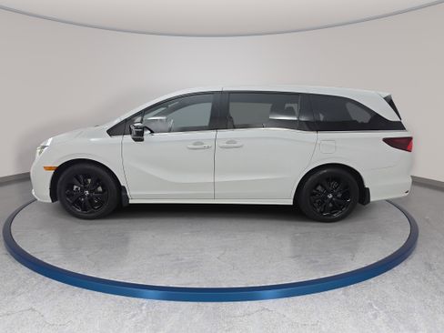 Certified 2024 Honda Odyssey Sport image 8