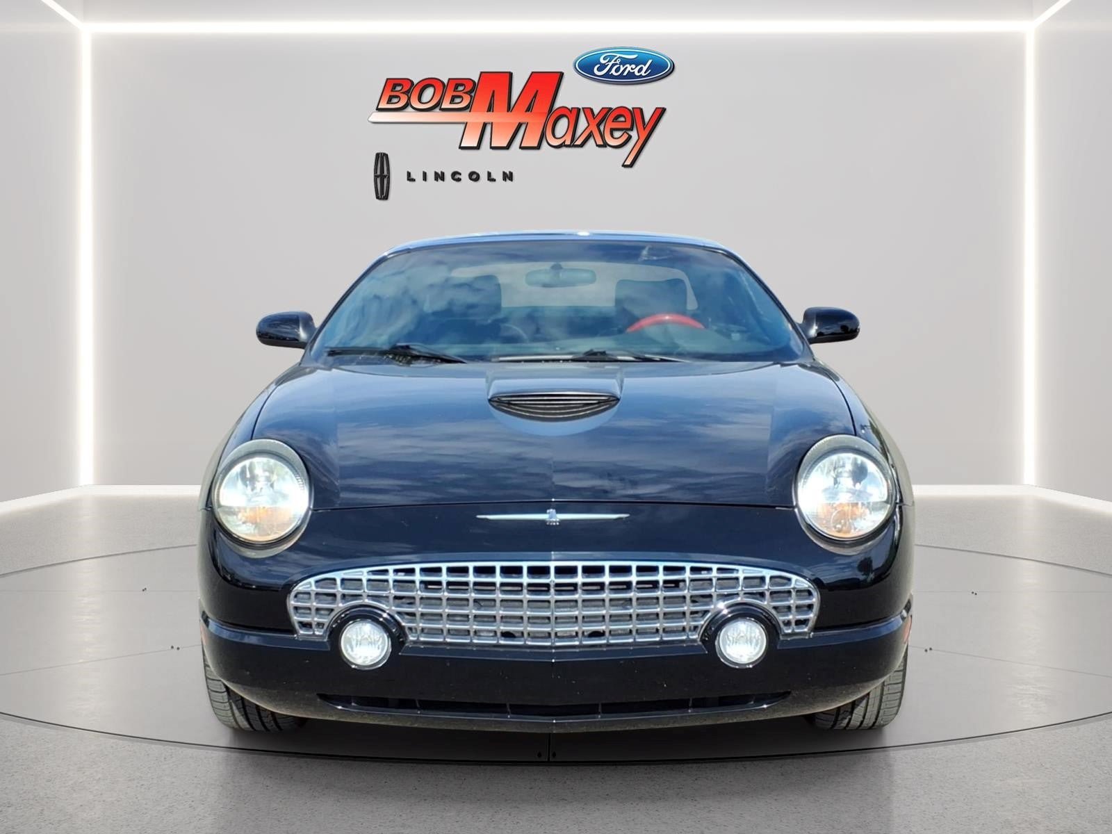 Used 2002 Ford Thunderbird RWD image 2