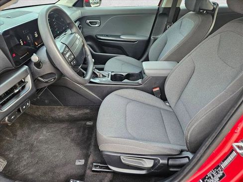 Used 2025 Kia K4 LXS image 15