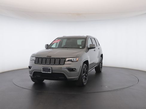Used 2021 Jeep Grand Cherokee Laredo X image 41