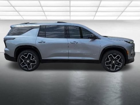 New 2026 Chevrolet Traverse High Country w/ LPO, Floor Liner Package FWD image 37