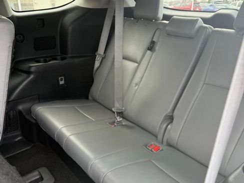 Used 2023 Toyota Highlander Limited image 38