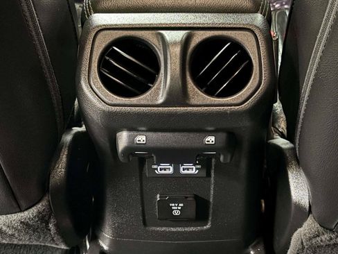 Used 2022 Jeep Wrangler Unlimited Sahara AWD/4WD image 17
