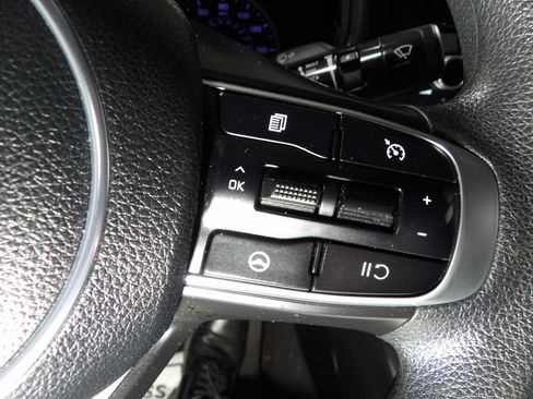 Used 2022 Kia K5 LXS image 19