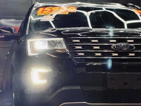 Used 2017 Ford Explorer Limited w/ Equipment Group 303A image 3