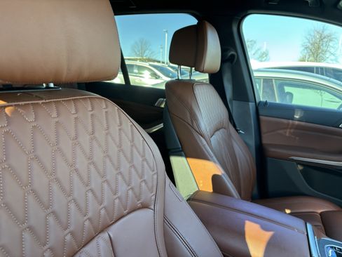 Used 2022 BMW X5 xDrive40i w/ M Sport Package image 35