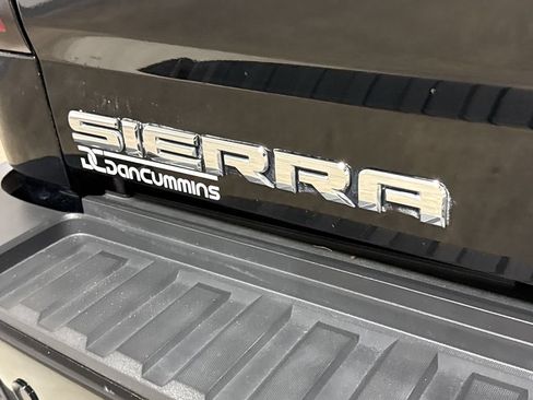 Used 2019 GMC Sierra 2500 Denali w/ Duramax Plus Package AWD/4WD image 27