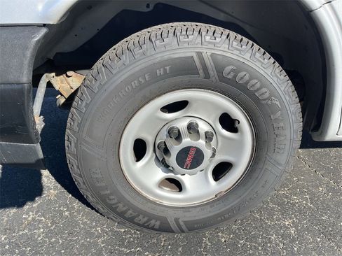 Used 2020 GMC Savana 2500 w/ Safety Package image 5