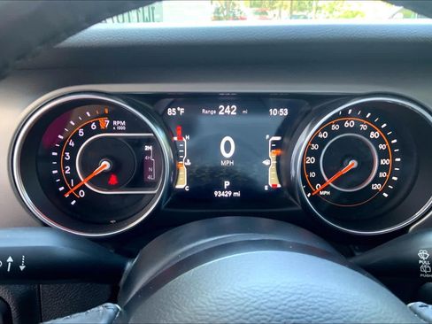 Used 2018 Jeep Wrangler Unlimited Sport S AWD/4WD image 25