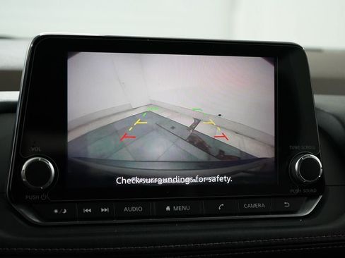 Used 2022 Nissan Rogue SV AWD/4WD image 15