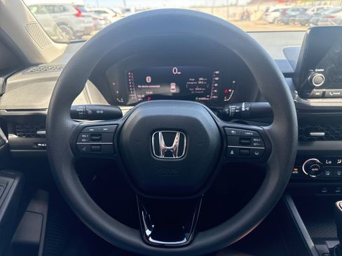 Used 2023 Honda Accord EX image 9