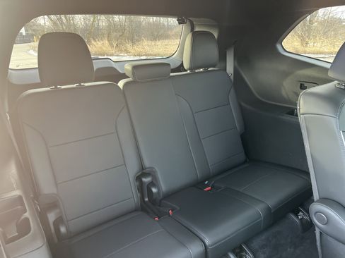 Used 2025 Buick Enclave Preferred image 15