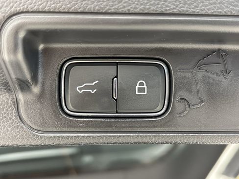 Certified 2025 Ford Explorer ST-Line w/ Premium Package image 9