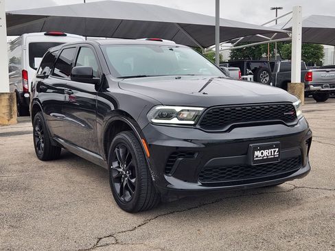 Used 2025 Dodge Durango GT AWD/4WD image 3