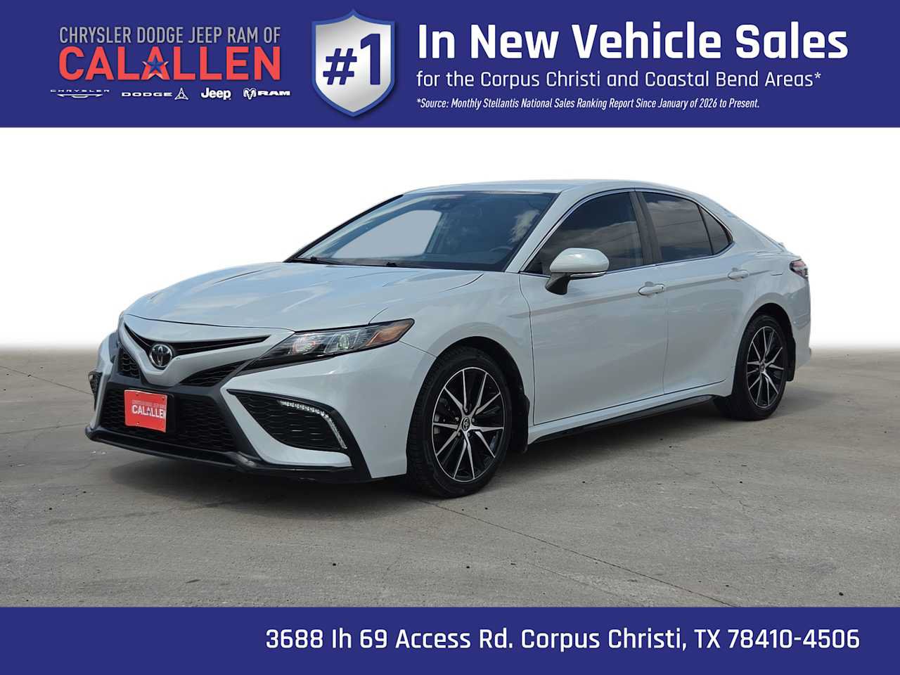 Used 2023 Toyota Camry SE w/ Convenience Package FWD image 1
