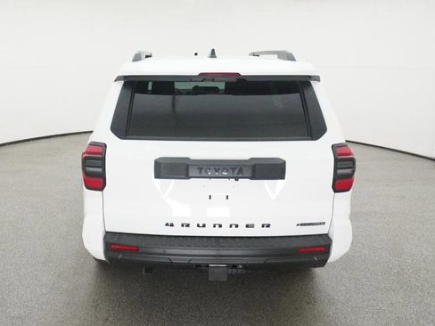 Certified 2025 Toyota 4Runner Hybrid TRD Off Road image 44