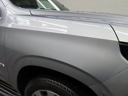 Used 2025 Chevrolet Suburban Premier image 34