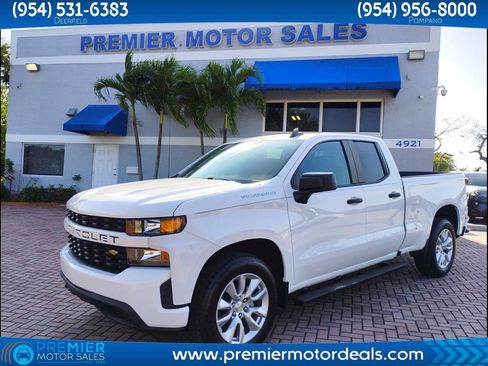 Used 2020 Chevrolet Silverado 1500 Custom w/ Custom Value Package RWD image 1